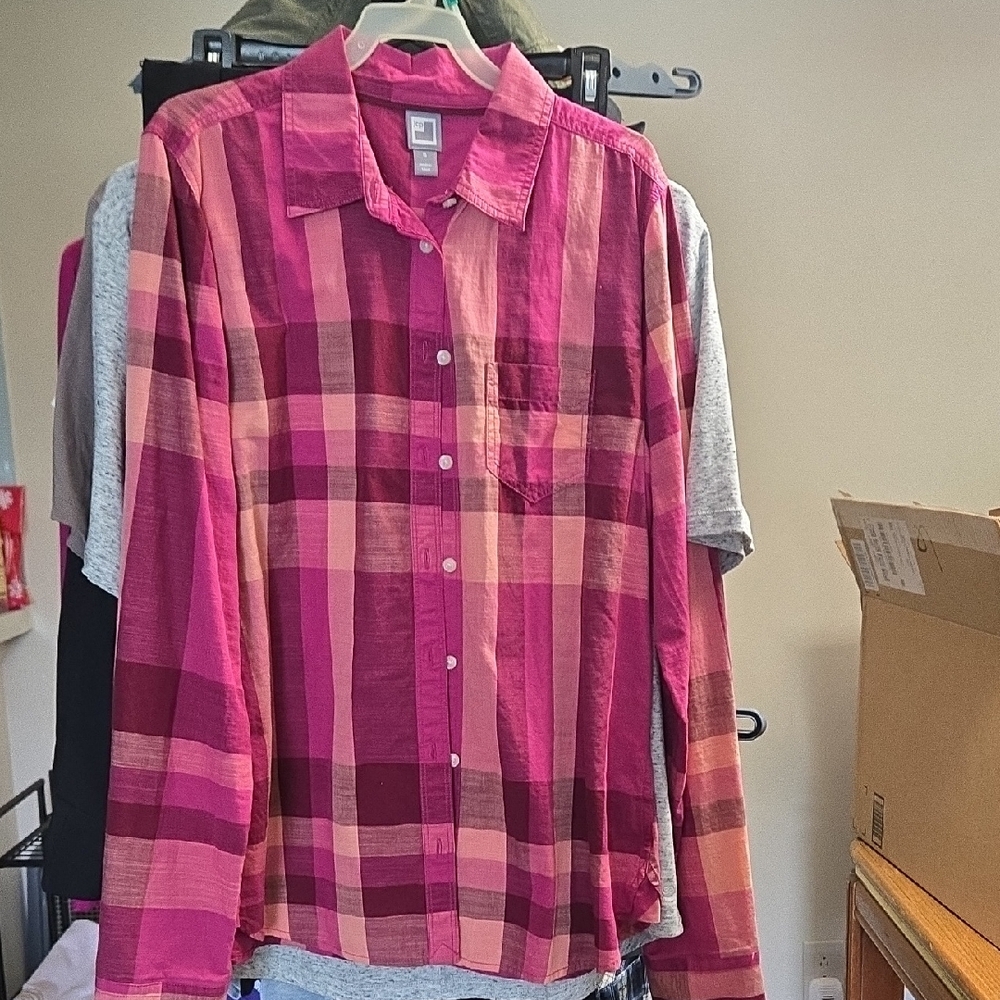 Women's S Pink Plaid Long Sleeve Flannel